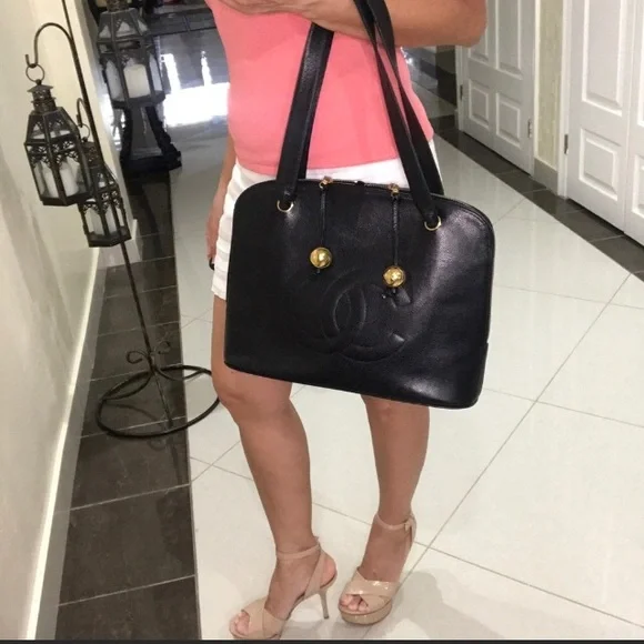 Chanel - Picture 2 of 16